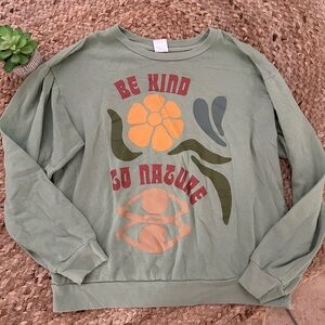 BE KIND TO NATURE GRAPHIC CREWNECK